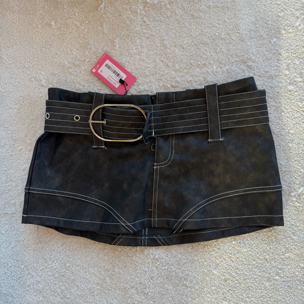 Edikted Washed Faux Leather Mini Skort NEW - Picture 3 of 8